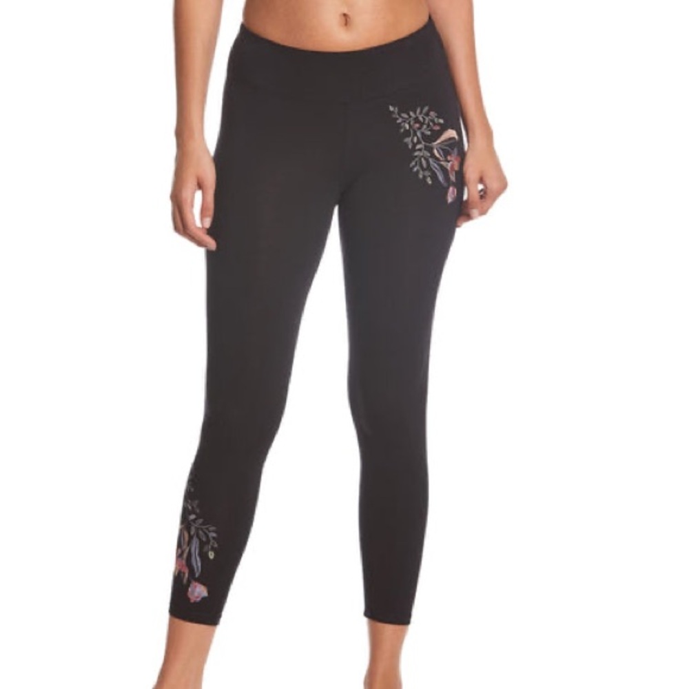 Betsey Johnson Performance Floral Embroidered 7/8 Cropped Yoga Workout Leggings
